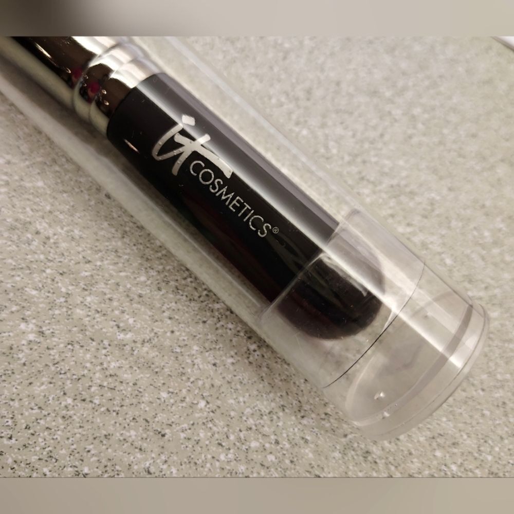 IT Cosmetics Makeup Flat Top Buffing Foundation Brush Cosmetics New - Picture 8 of 11